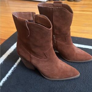 Blondo Chestnut Suede Western Heeled Boots 8